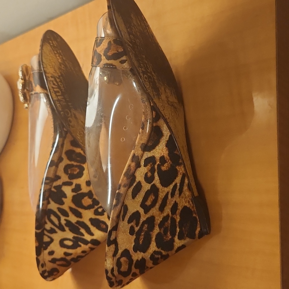 BEVERLY FELDMAN SANDALS SIZE 8 - Picture 7 of 8